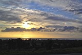 Kurz vor unserer Hütte führte die Strasse immer an einer fantastischen Aussicht vorbei. An diesem Abend mit einem besonders schönen Himmel. Der Blick in die Sejerø Bugt. Reichlich Eindrücke für die ersten beiden Tage....