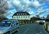 Nach kurzer Pause und gemeinsamer Berat- schlagung, machten wir ein paar Kilometer mehr auf Fyns Strassen.