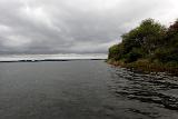 Zeit für den nächsten Stop am Wasser. Nach kurzer Inspektion der Strände, an denen ich sonst gerne mal anhalte, entschied ich mich doch dafür, die Bucht einmal zu umrunden und auf der gegenüber- liegenden Seite, mit Wind von links, ein paar entspannte Würfe zu machen.