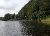 Jens überholte mich dann. Wir gaben alles und fischten das Gebiet sehr ausdauernd ab. Leider ohne einen einzigen Kontakt. Die Wassertemperatur in der Bucht lag auch gut zwei Grad über dem Wert an der offenen Küste. Was im Winter gut ist, ist im Sommer ziemlich kontraproduktiv.